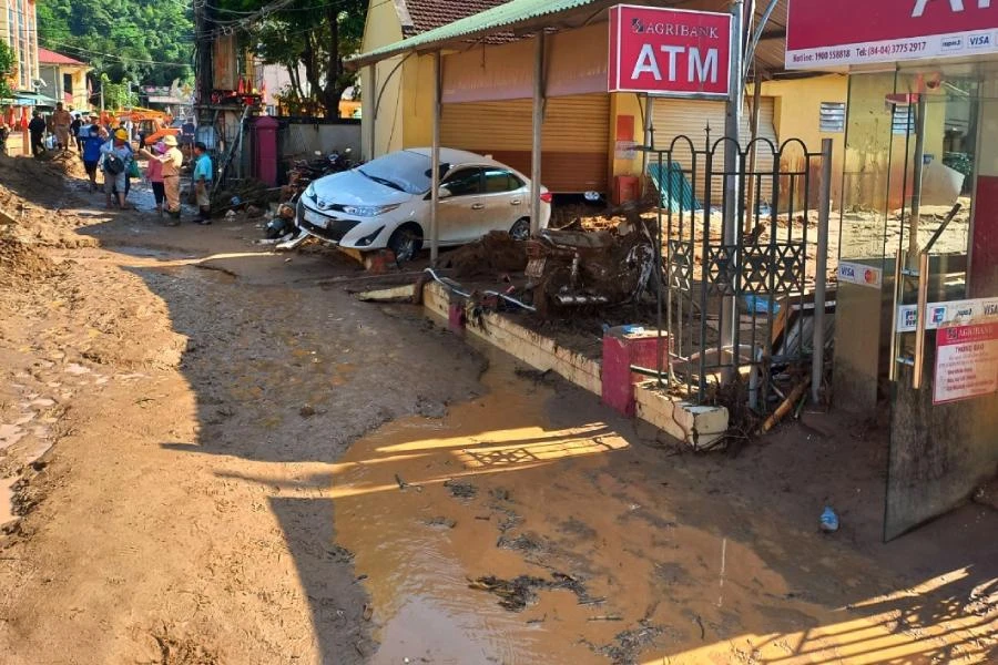 Lũ quét gây thiệt hại tài sản trên địa bàn thị trấn Mường Xén.