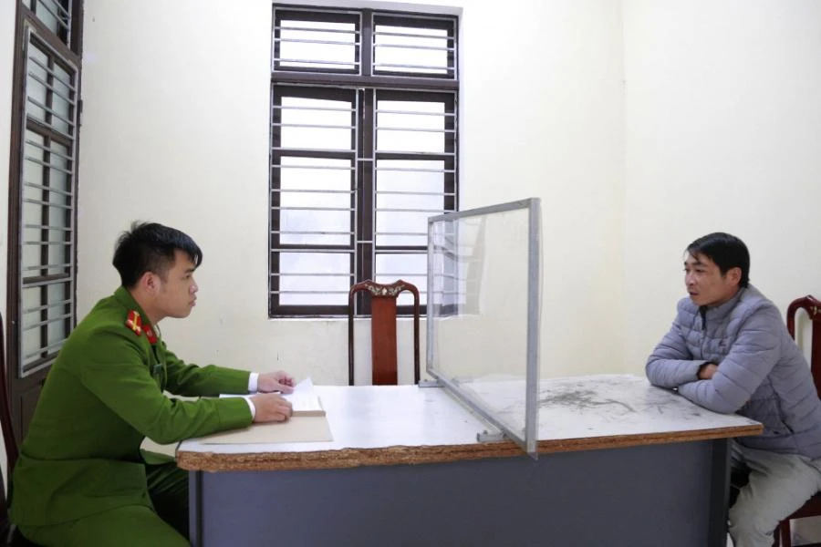 Bị can Tú tại cơ quan điều tra. Ảnh: CA