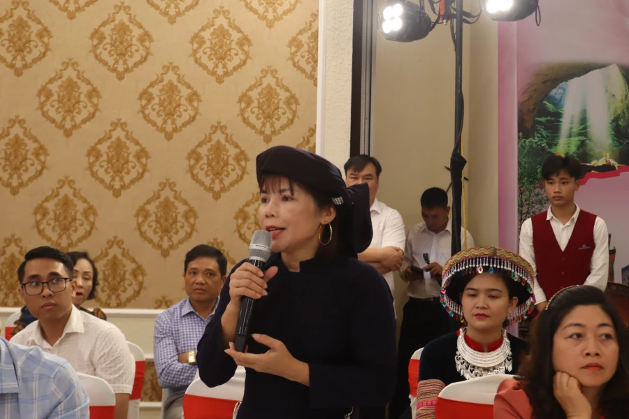 Một đại biểu đến từ Cao Bằng phát biểu mong muốn đưa sản phẩm vào TP.HCM. Một đại biểu đến từ Cao Bằng phát biểu mong muốn đưa sản phẩm vào TP.HCM.