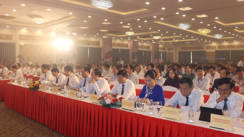 Rất đông đại biểu tham dự Hội nghị.