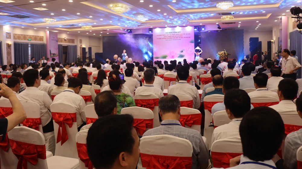 Chương trình văn nghệ chào mừng Hội nghị.