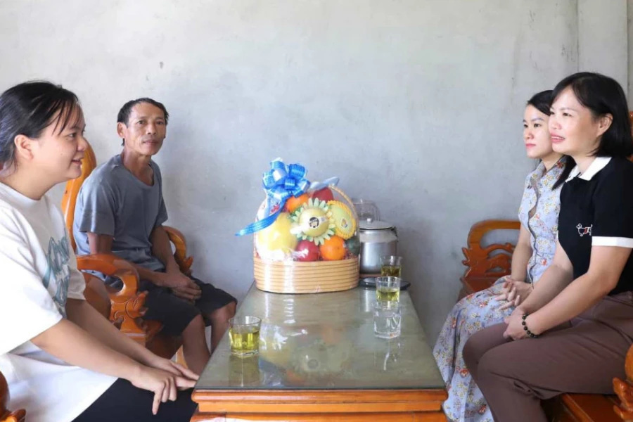 Em Nguyễn Khánh Linh là niềm tự hào của gia đình, người thân, bà con lối xóm ở huyện miền núi Vũ Quang.