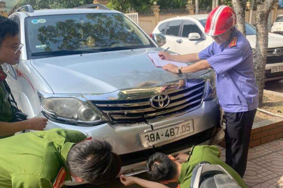 Chiếc xe ô tô do Trường điều khiển đang bị tạm giữ.
