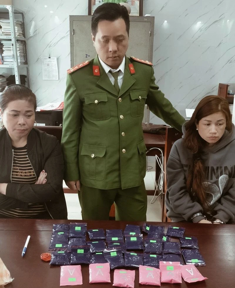 Bắt 3 phụ nữ cấu kết buôn hồng phiến số lượng lớn