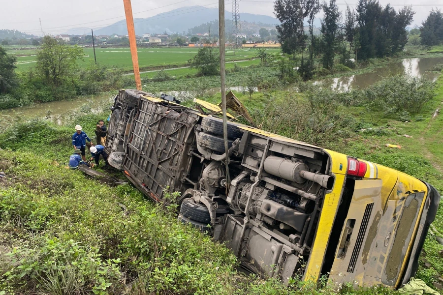 Thông tin ‘chết hết rồi’ trong vụ lật xe khách là không đúng