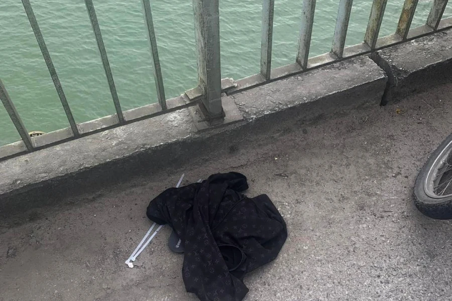 Người đàn ông để lại nhẫn vàng, điện thoại trên cầu Bến Thuỷ rồi nhảy xuống sông Lam