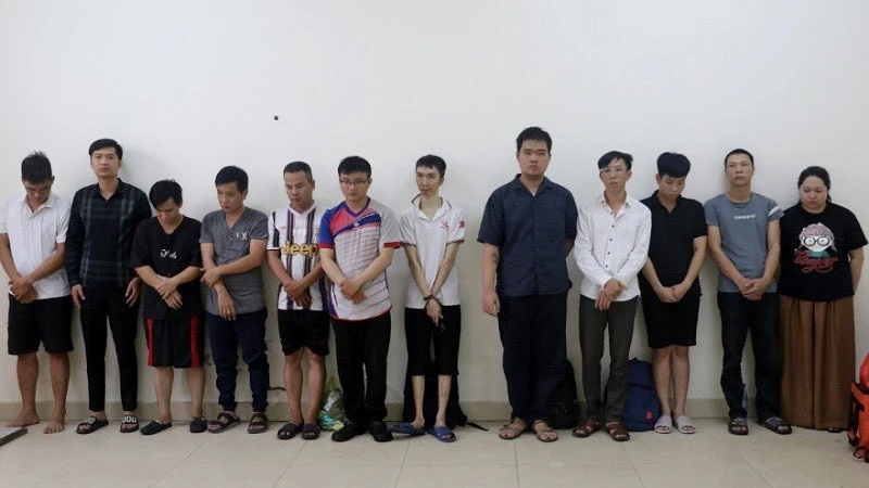 Cơ quan CSĐT Công an tỉnh Hà Tĩnh đã khởi tố vụ án, khởi tố 12 người về tội truyền bá văn hoá phẩm đồi trụy.