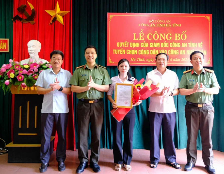 Vợ Liệt sĩ Trần Trung Hiếu được tuyển dụng vào công an