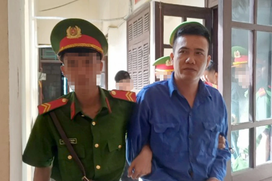 giam-doc-hau-toa (2).jpg