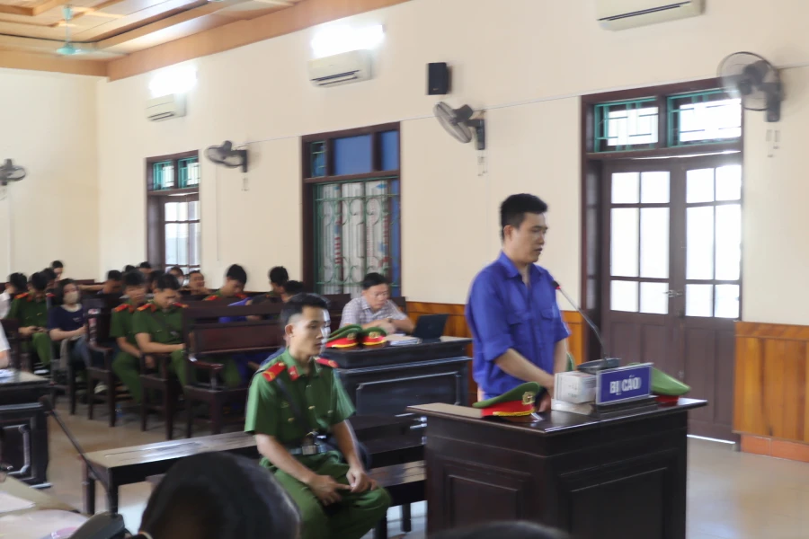 giám đốc hầu toà