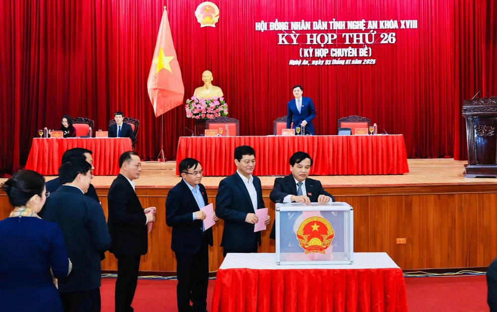 Chủ tịch UBND tỉnh Nghệ An