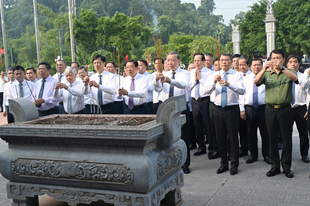 Tổng Bí thư Tô Lâm dự Lễ khánh thành Tượng đài 'Bác Hồ ở Tân Trào'