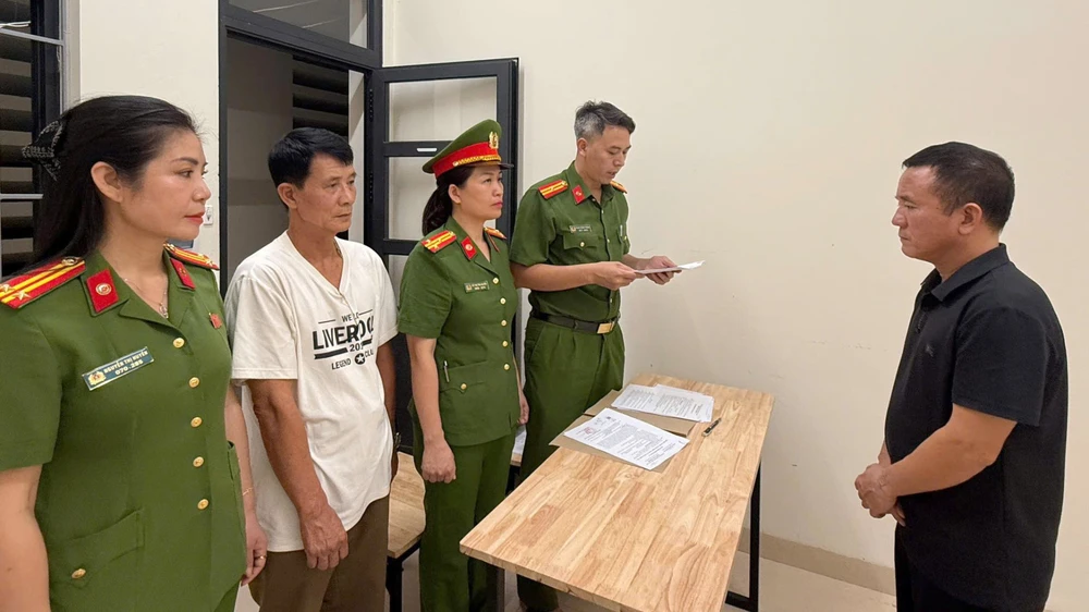 2.000 tấn chất thải.jpg