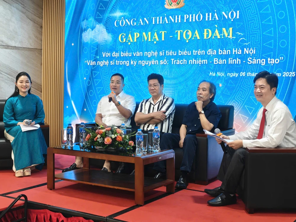 văn nghệ sĩ tiêu biểu.jpg