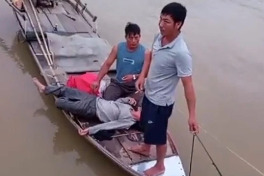 nhảy cầu Bến Thủy (2).jpg