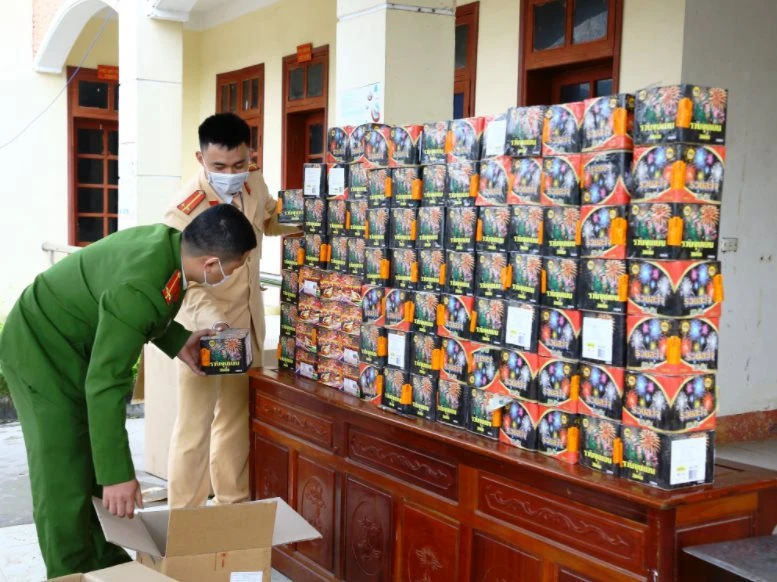 tàng trữ hàng cấm.png