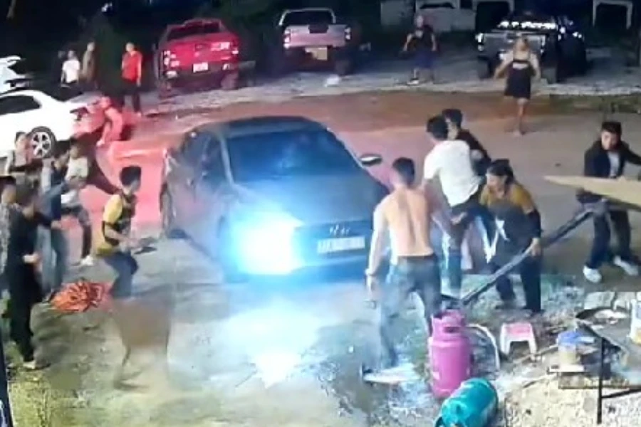 nữ chủ quán.jpg