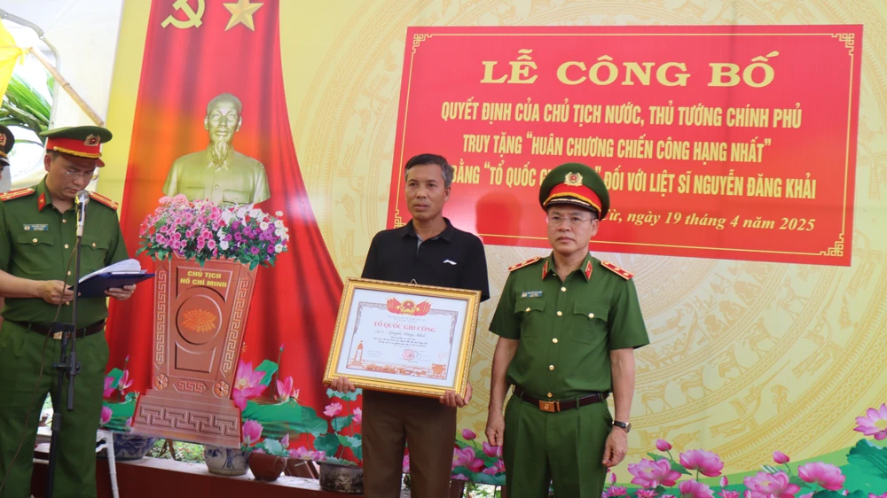 vào ngành công an (2).jpg