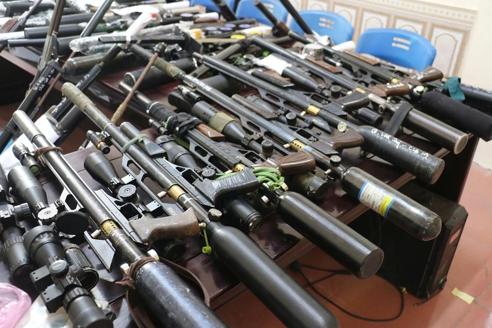 vu-khi-quan-dung.jpg