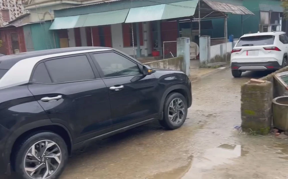 bo-o-to-chan-ngang-ngo (1).jpg