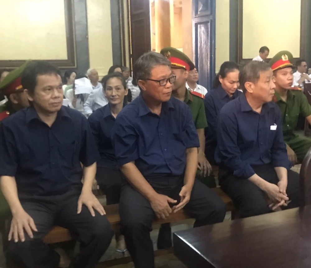 Vụ bà Phấn: VKS đề nghị LS ứng xử đúng quy tắc phiên tòa ảnh 1