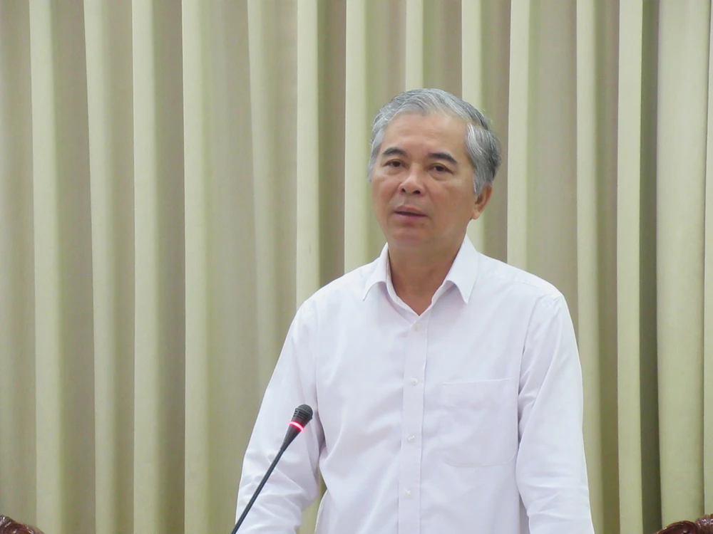 Ông Ngô Minh Châu Chủ tịch Hội đồng (Phó chủ tịch UBND TP.HCM) phát biểu tại hội nghị. Ảnh: YC