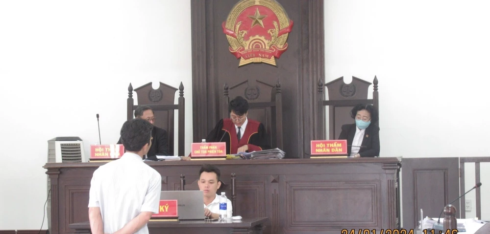 Trả hồ-sơ-để-HĐXX.jpg