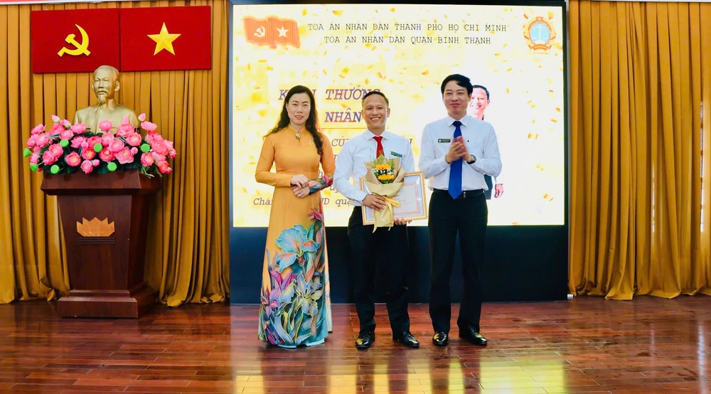 TAND-quan-binh-thanh-giấy khen.jpg