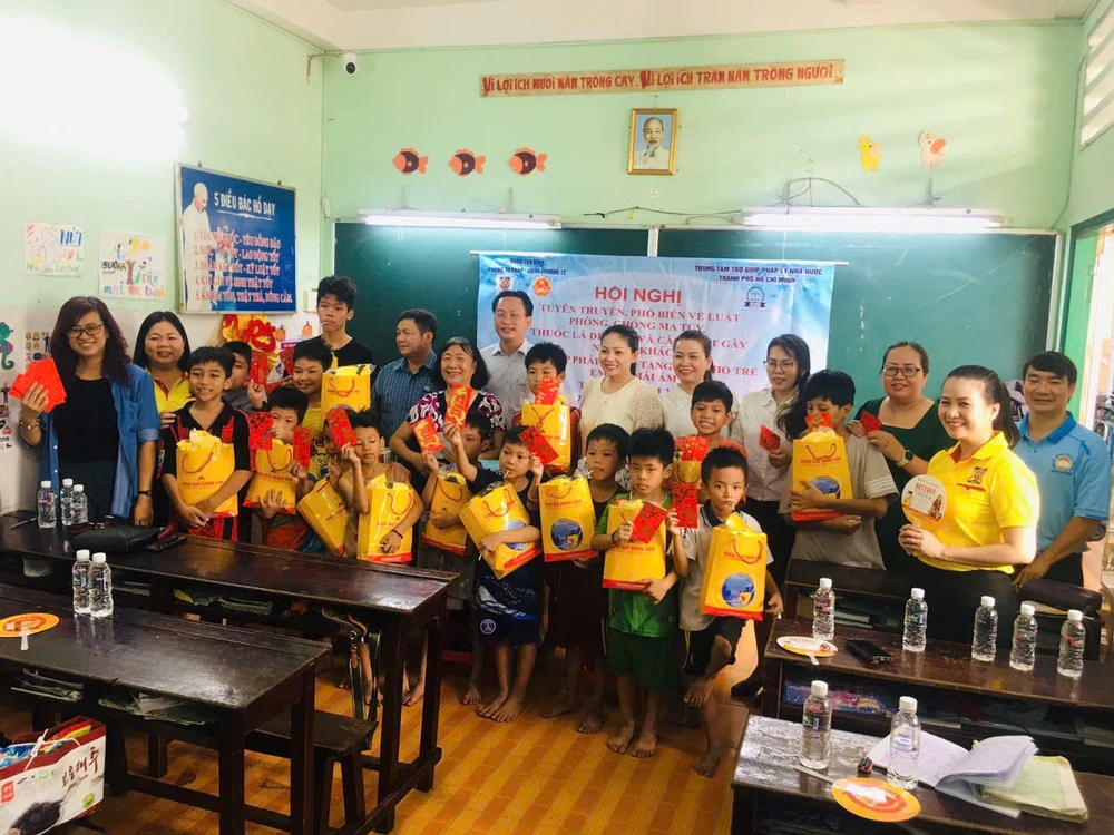 tro-giup-phap-ly-tạng qua.jpg