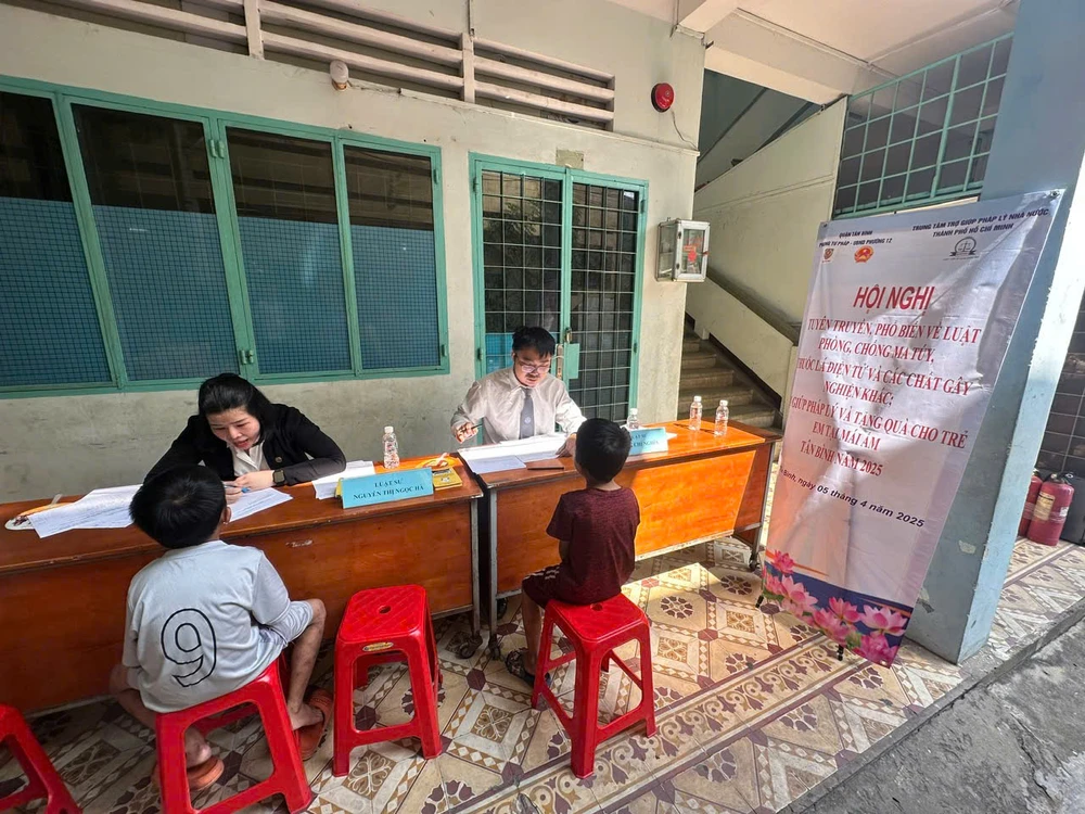 Trợ giúp pháp lý