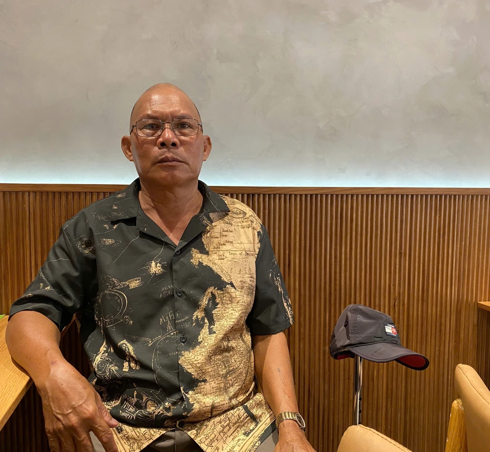 đánh gãy chân ông thợ hồ