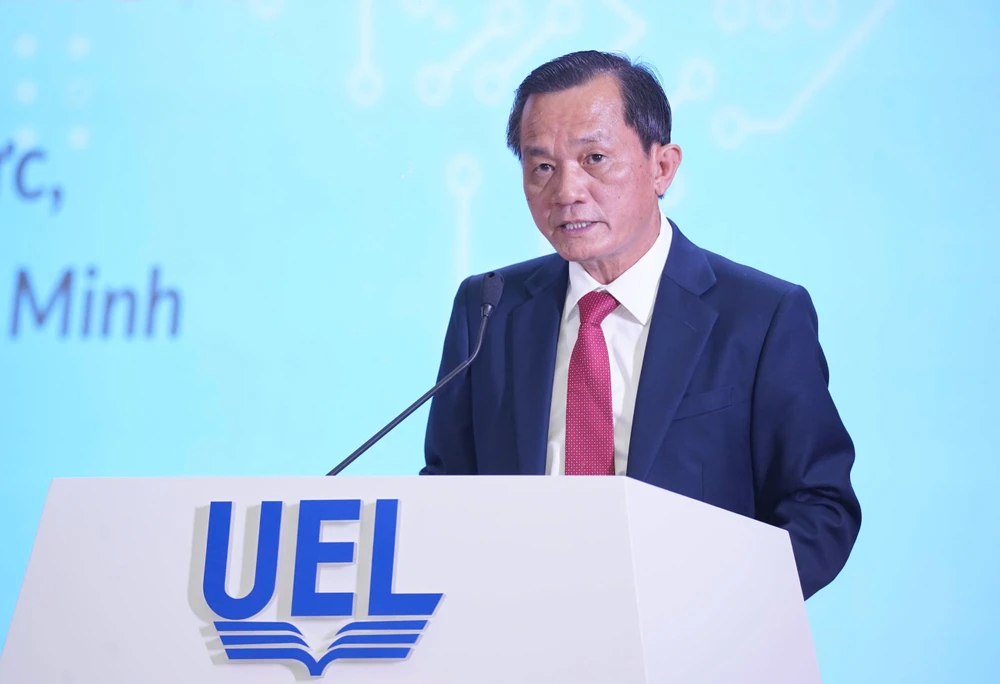 Ai-va-phap-luat-a hiển.jpg