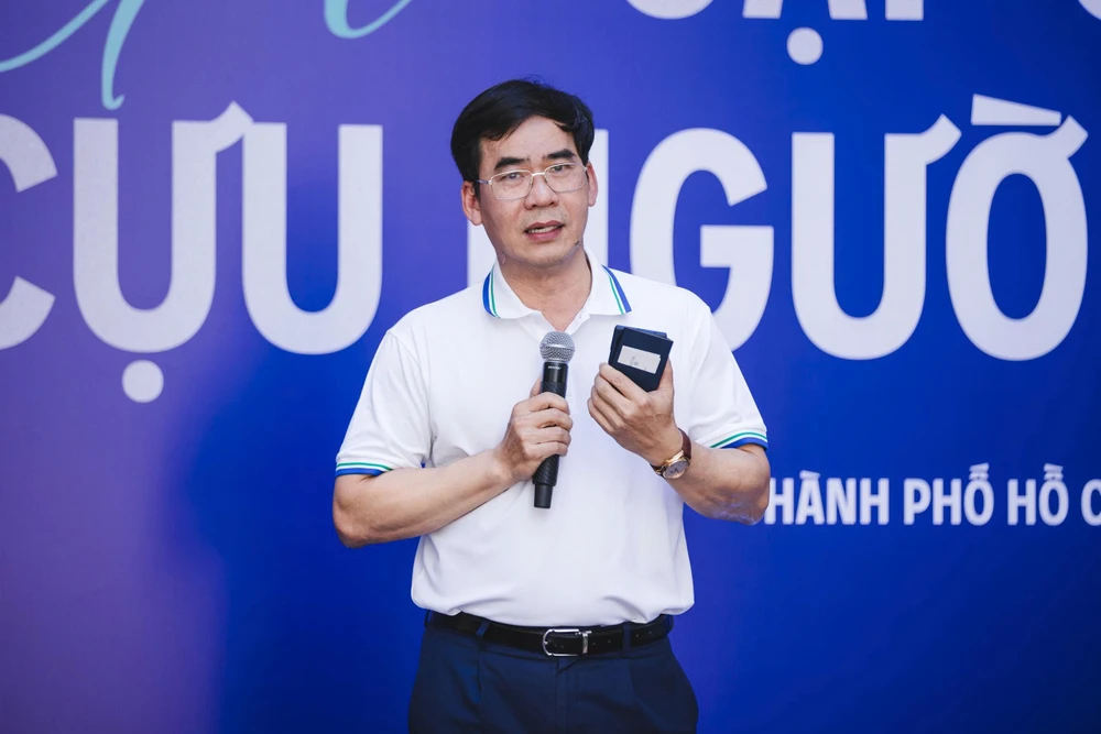 ĐH-Luat_TS. Lê Trưởng Sơn - Hiệu trưởng ULAW phát biểu tại chương trình Gala.jpg