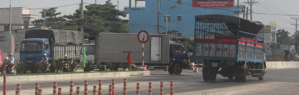 “Cầu cứu” Bộ Giao thông vì 15 m dải phân cách QL1 ảnh 5