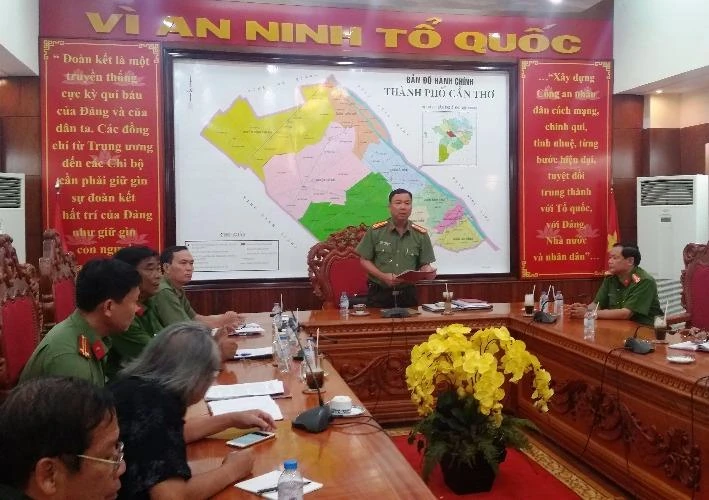 Đại tá Trần Ngọc Hạnh cho biết đang mở rộng điều tra để làm rõ đồng phạm- ảnh GIA TUỆ