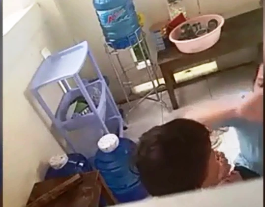 Điều tra vụ cô giáo mầm non đánh học sinh ảnh 1