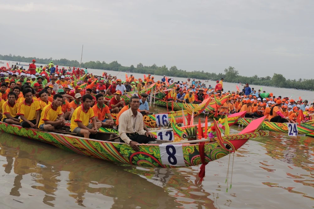 Ghe ngo Kiên Giang vào hội đua ghe ảnh 4