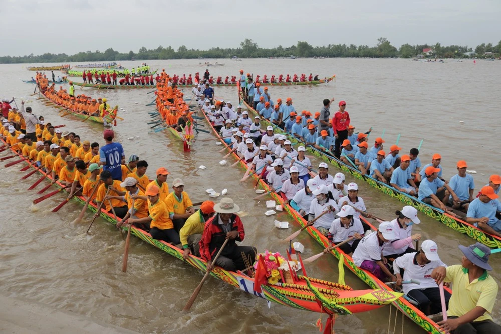 Ghe ngo Kiên Giang vào hội đua ghe ảnh 3