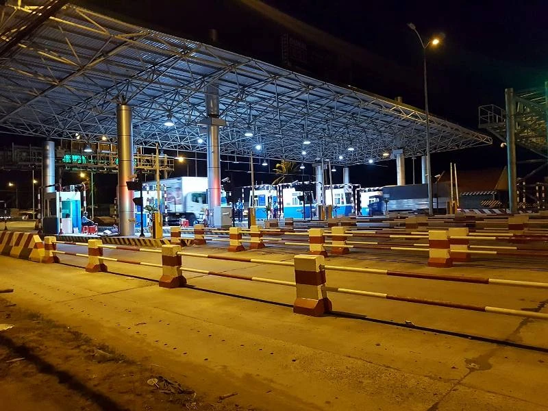 BOT Cai Lậy thu phí trở lại lúc gần nửa đêm 1-12 ảnh 1
