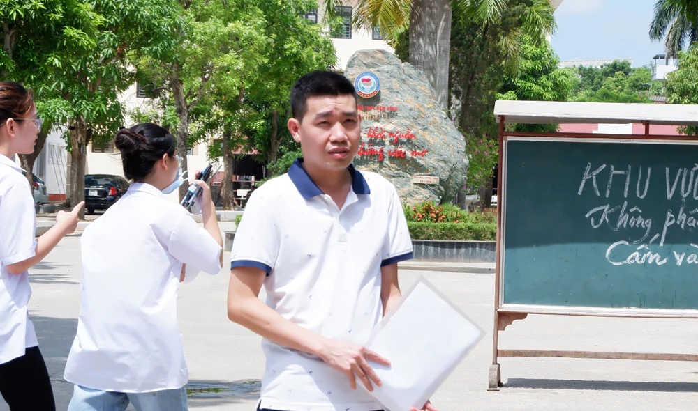 Thí sinh Hoàng Huy Tiến cho biết tâm lý rất thoải mái khi bước vào Kỳ thi THPT. Ảnh: ĐT