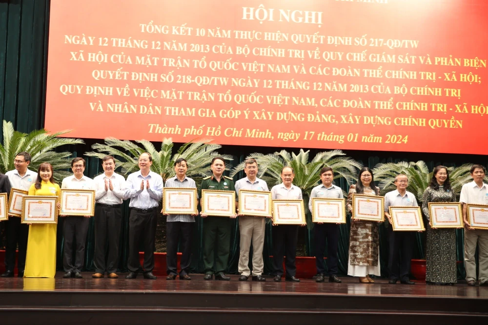 tp-hcm-giam-sat-ngan-chan-tinh-trang-nhung-nhieu-cua-can-bo.jpg