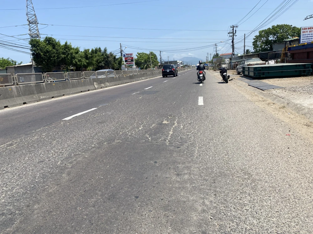 Chi sai 5,3 tỉ đồng đền bù giải phóng mặt bằng, hơn sáu năm nay, UBND huyện Phù Mỹ, tỉnh Bình Định vẫn chưa thu hồi được.