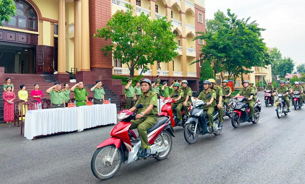 gày 1-7, tỉnh Bến Tre sẽ đồng loạt tổ chức Lễ ra mắt lực lượng tham gia bảo vệ an ninh trật tự ở cơ sở tại 9/9 huyện, thành phố trên địa bàn tỉnh