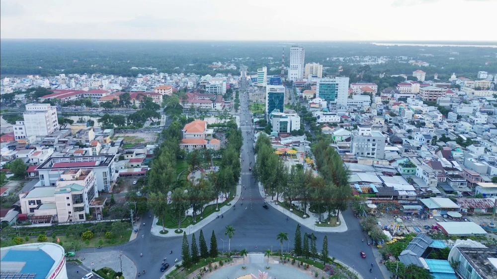 heo dự thảo Nghị quyết của HĐND tỉnh Bến Tre, sẽ chuyển toàn bộ diện tích, dân số huyện Châu Thành vào để mở rộng thành phố Bến Tre.