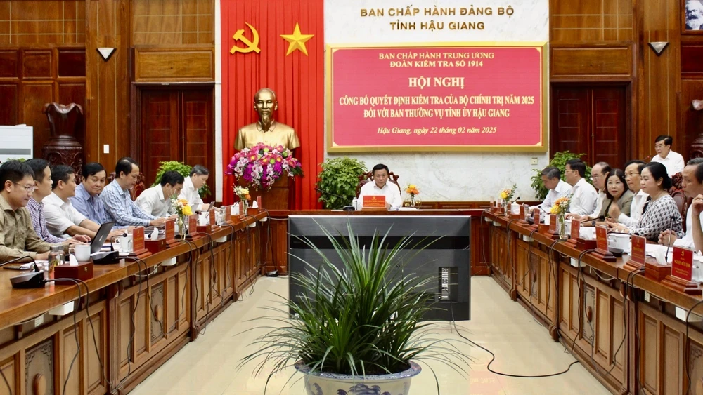 bo-chinh-tri-kiem-tra-doi-voi-ban-thuong-vu-tinh-uy-hau-giang.jpĐoàn Kiểm tra 1914 của Bộ Chính trị công bố Quyết định kiểm tra đối với Ban Thường vụ Tỉnh ủy Hậu Giang