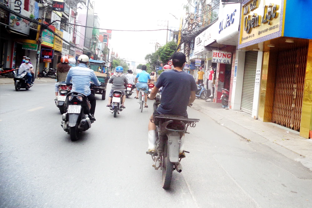 Biển số xe đâu mất rồi? ảnh 1