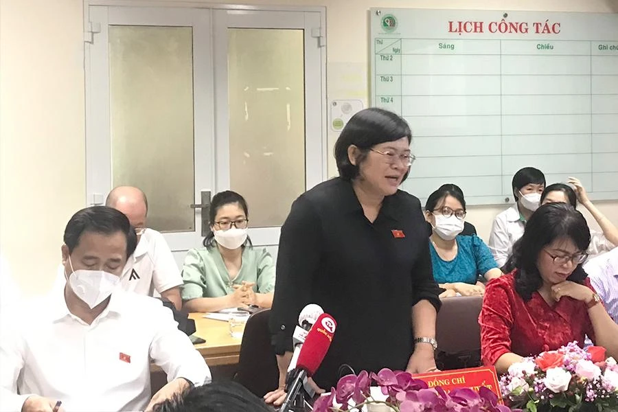 Đoàn chuyên trách Đoàn đại biểu Quốc hội TP.HCM làm việc với BV Lê Văn Thịnh. Ảnh: TRẦN NGỌC