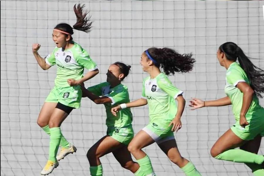 Huỳnh Như ăn mừng bàn thắng với đồng đội. Ảnh: LANK Huỳnh Như ăn mừng bàn thắng với đồng đội. Ảnh: LANK