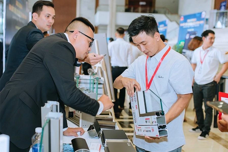 Vật liệu xây dựng mới được giới thiệu tại các hội chợ. Ảnh: Q.HUY