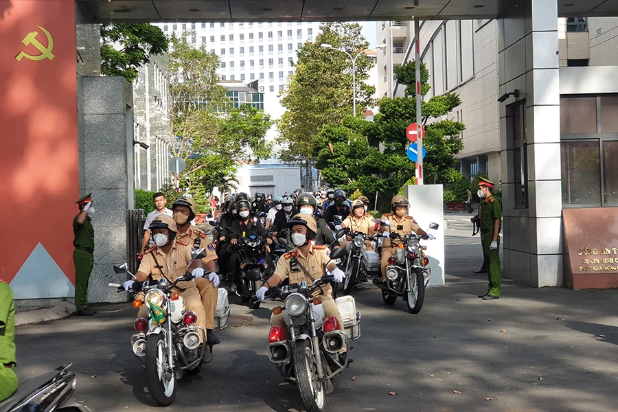 Công an TP.HCM ra quân trấn áp tội phạm dịp tết Nguyên đán. Ảnh: NT